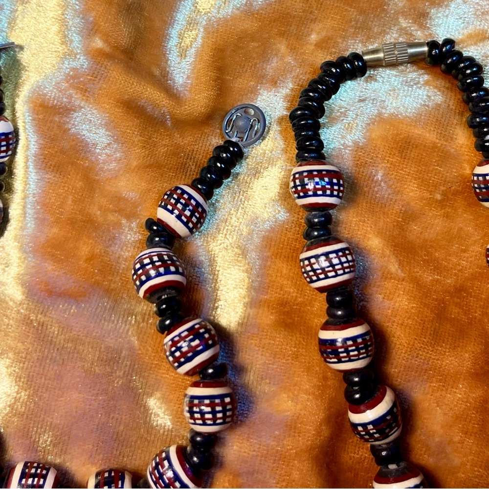 Beaded Necklace and Bracelet‎ Set Black cream red Handmade - Picture 6 of 6